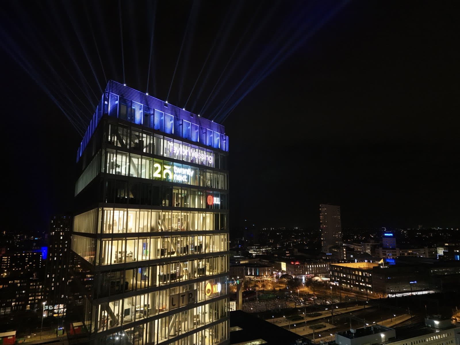 Kennedy Toren · GLOW — foto 4